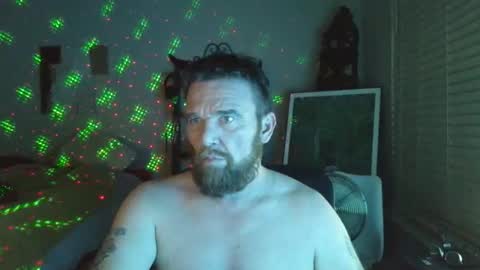 F33l Good online show from February 5, 11:47 am