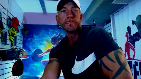 fabxxxl online show from October 21, 9:14 am