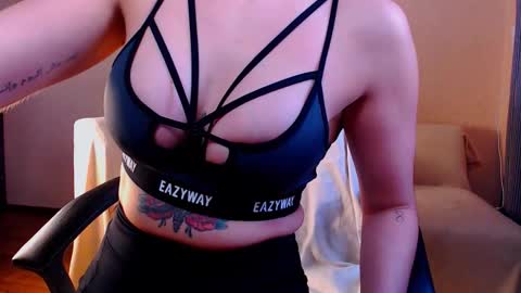 Elli  online show from September 21, 3:05 pm