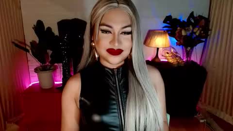 CLAUDIA VALVALERA online show from November 4, 8:26 am