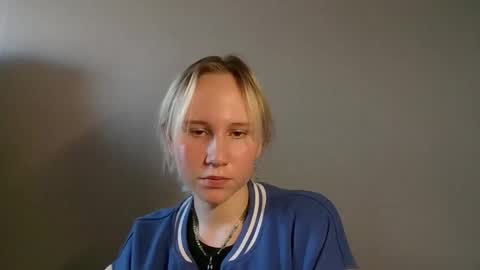 Snapshot of fairyfeller_ chatting on October 24, 9:21 am fairyfeller_ online show from October 24, 9:21 am