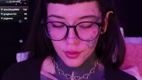 Snapshot of fairyflexxx chatting on February 1, 11:58 pm Fairy online show from February 1, 11:58 pm