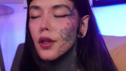 Snapshot of fairyflexxx chatting on October 15, 12:58 am Fairy online show from October 15, 12:58 am