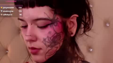 Snapshot of fairyflexxx chatting on December 24, 4:19 pm Fairy online show from December 24, 4:19 pm