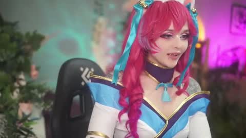 faith_chan online show from June 25, 1:13 am