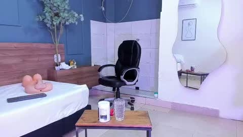 Megan    630  1330 -5 online show from September 18, 12:09 pm