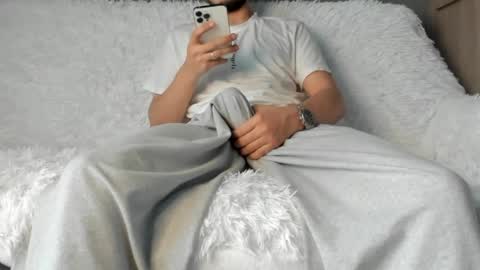 famharts online show from April 21, 10:44 am