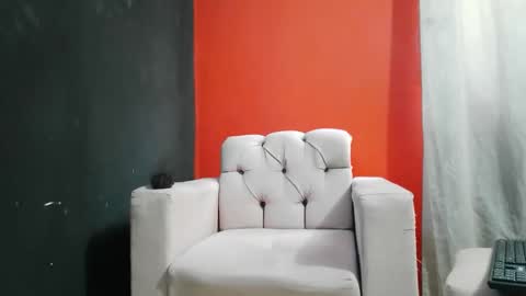 family on moms side online show from May 19, 7:32 pm