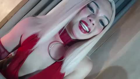 DANIELLA - DONT FORGET TO GIVE ME A THUMBSU UP online show from January 16, 5:27 am