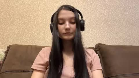 Aurora 18yo online show from February 4, 9:57 am