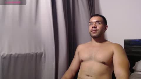 Snapshot of faustosaenz chatting on March 5, 8:10 pm FAUSTO online show from March 5, 8:10 pm