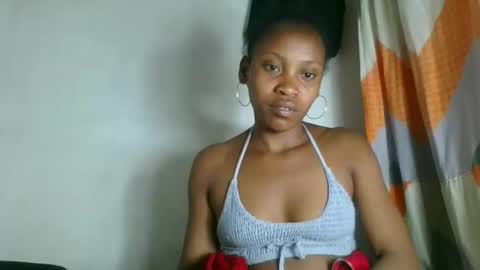 Snapshot of fayence09 chatting on October 14, 12:30 pm fayence09 online show from October 14, 12:30 pm