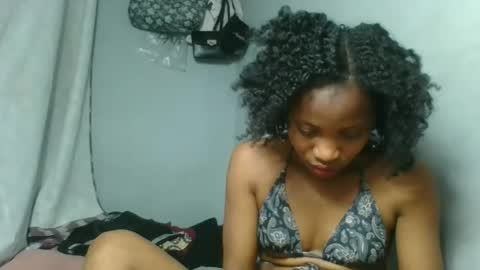 Snapshot of fayence09 chatting on September 30, 6:02 am fayence09 online show from September 30, 6:02 am