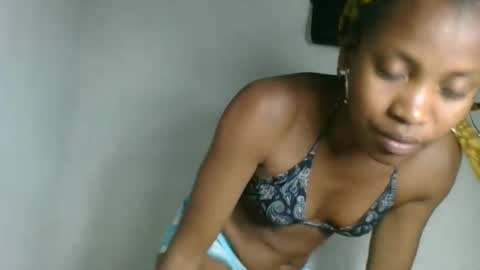Snapshot of fayence09 chatting on October 11, 8:41 am fayence09 online show from October 11, 8:41 am