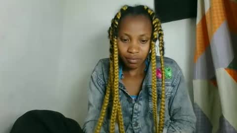 Snapshot of fayence09 chatting on October 3, 2:32 am fayence09 online show from October 3, 2:32 am