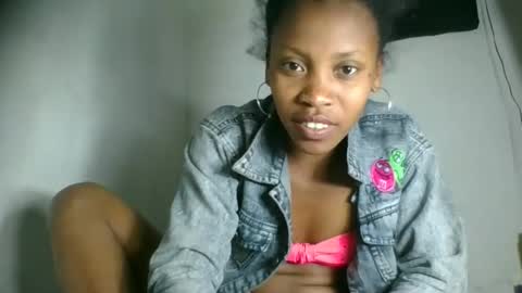 Snapshot of fayence09 chatting on October 5, 2:53 am fayence09 online show from October 5, 2:53 am