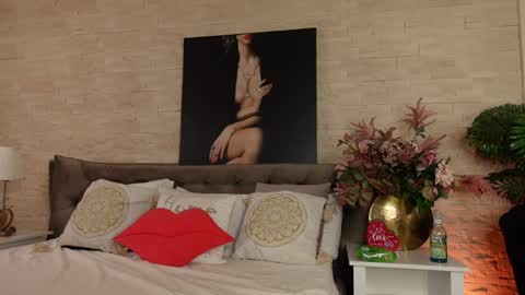 FeliciaKrige online show from April 9, 8:25 pm