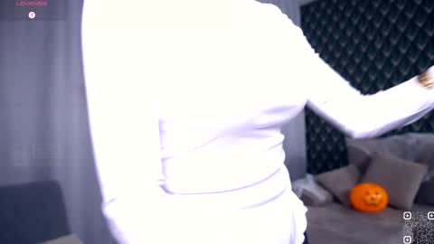 Hello im Nova online show from October 30, 4:35 am