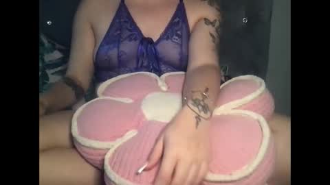 Snapshot of femmefatalebabe chatting on September 29, 11:15 pm     online show from September 29, 11:15 pm