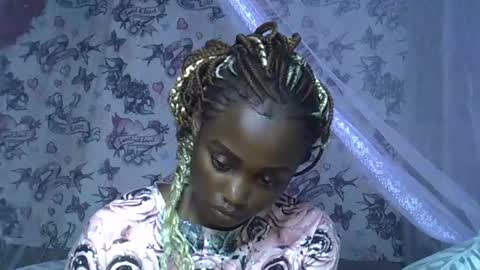 fentyafricana00 online show from January 18, 9:29 am