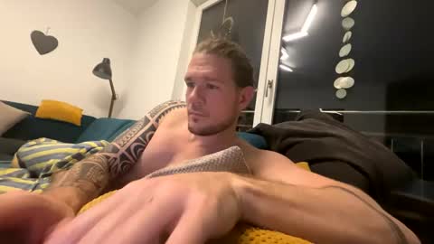Snapshot of ferdl1988_1 chatting on January 11, 10:18 pm ferdl1988_1 online show from January 11, 10:18 pm