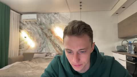 ferminlune online show from April 13, 5:39 pm