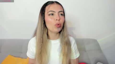 fernanda  online show from April 13, 3:27 pm