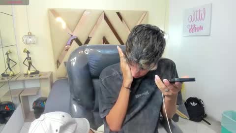 FER PHOENIX online show from October 25, 3:18 am