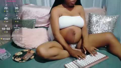 Snapshot of fertilefantasyjade chatting on October 26, 10:20 pm fertilefantasyjade online show from October 26, 10:20 pm