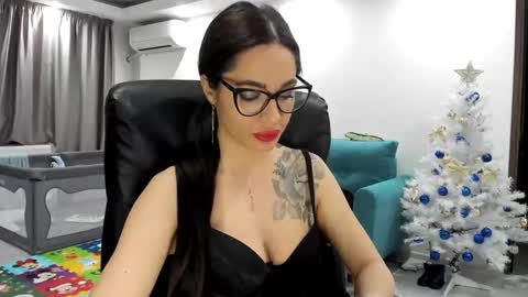 Snapshot of fetishcatalea chatting on December 7, 8:44 pm Catalea DM online show from December 7, 8:44 pm