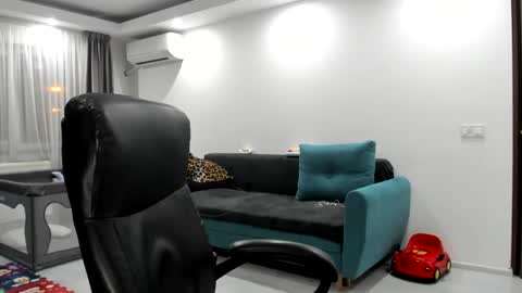 Snapshot of fetishcatalea chatting on February 3, 8:03 pm Catalea DM online show from February 3, 8:03 pm