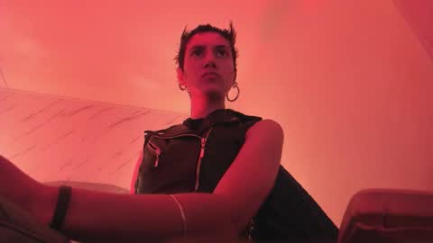   online show from March 8, 12:42 pm