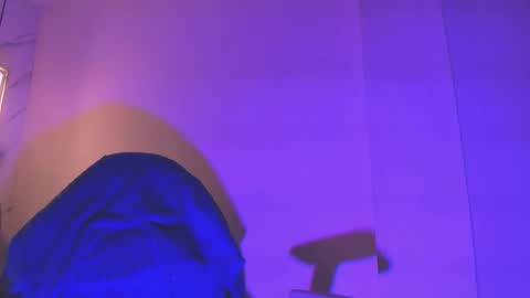   online show from March 10, 12:31 pm