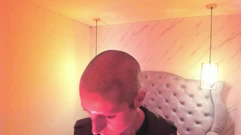   online show from March 19, 12:10 pm