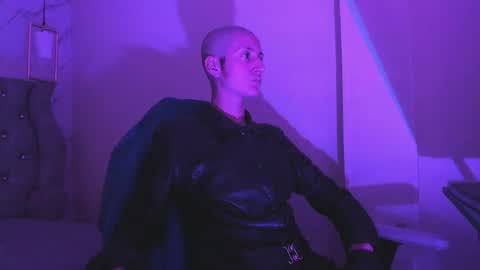   online show from March 15, 7:06 pm