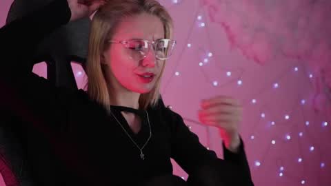 Snapshot of filipinaadams chatting on February 27, 8:46 am cap and Lana  online show from February 27, 8:46 am