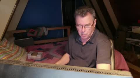 finderfiner online show from April 25, 10:50 am