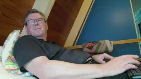 finderfiner online show from April 25, 1:41 pm