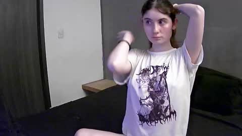 Alice and Max online show from October 10, 6:19 am