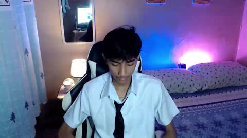 fineboii_rey18 online show from September 23, 1:38 pm