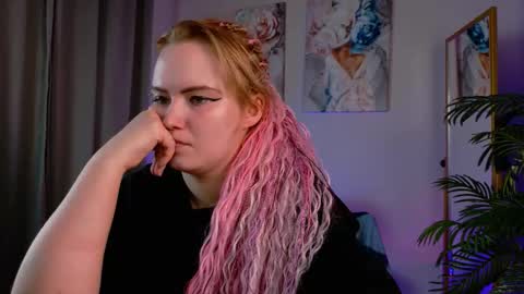 Fiona online show from March 5, 10:41 pm