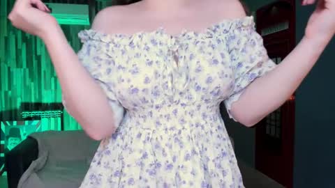 fiora online show from April 3, 5:36 am