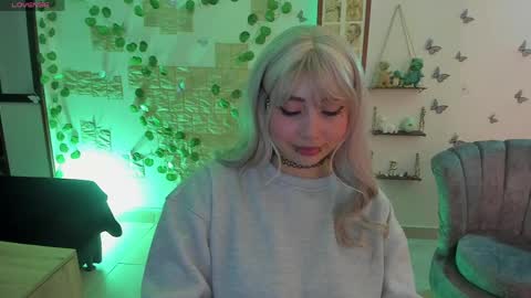     online show from April 6, 3:04 am