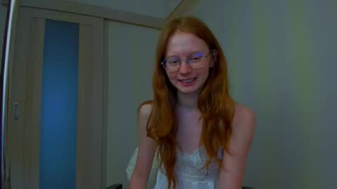 fire_luna online show from March 5, 7:50 am