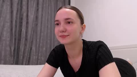 fireflies_fly_ online show from November 16, 7:38 pm