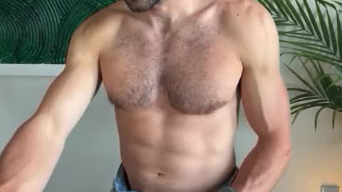 fitfunweird online show from May 31, 1:15 am