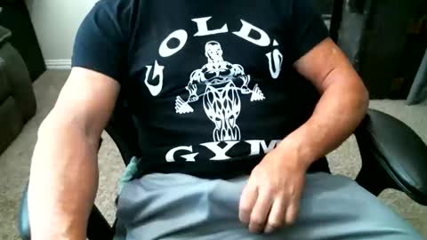 Snapshot of fitguy40 chatting on October 22, 6:53 pm fitguy40 online show from October 22, 6:53 pm