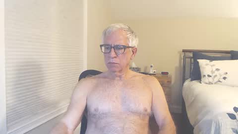 Snapshot of fitman999 chatting on January 8, 2:46 am Jon online show from January 8, 2:46 am