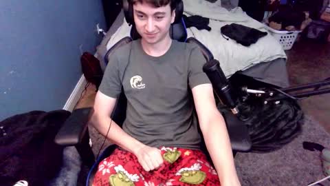 Snapshot of flakytuber chatting on October 24, 2:40 pm Parzival001 online show from October 24, 2:40 pm