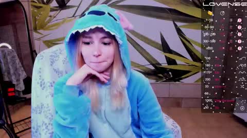 FlexiMona online show from October 19, 8:30 am